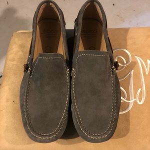 Ecco slip on suede loafer